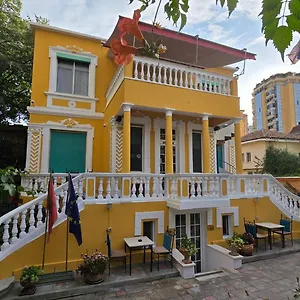 15 - Center 4*, Tirana Albânia